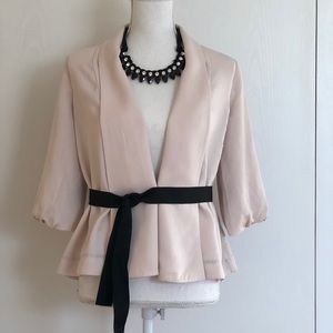 3/4 Bell Sleeve Dusty Rose H&M Blazer. Size 4